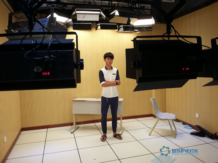 武汉珂玛海南省演播室灯光施工人员