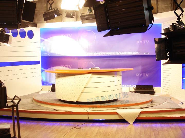 新闻演播室灯光