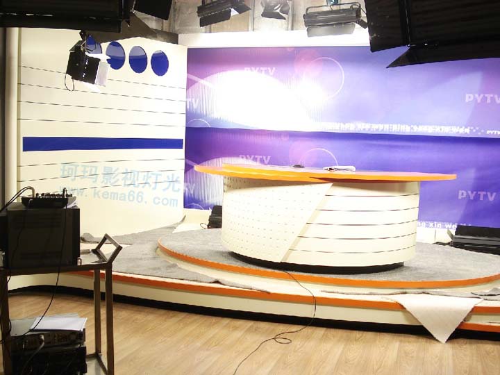 新闻演播室灯光