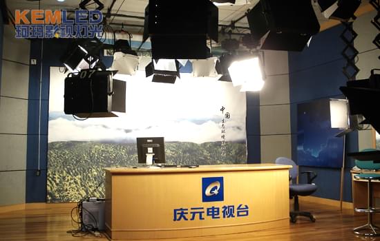 浙江庆元电视台新闻演播室灯光实景图 浙江庆元电视台新闻演播室灯光实景图