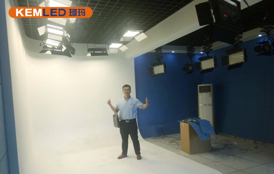 武汉硚口区东方红小学虚拟演播室灯光工程图二 武汉硚口区东方红小学虚拟演播室灯光工程图二