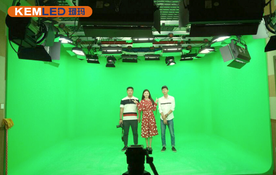 山东新感觉影视文化传媒演播室灯光工程案例二 山东新感觉影视文化传媒演播室灯光工程案例二