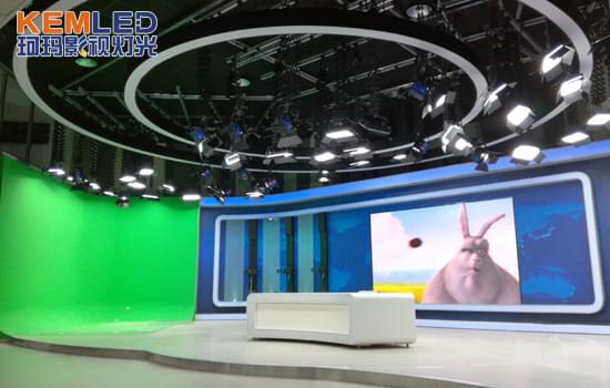 天津海河中学全景演播室灯光工程使用轨道安装方式