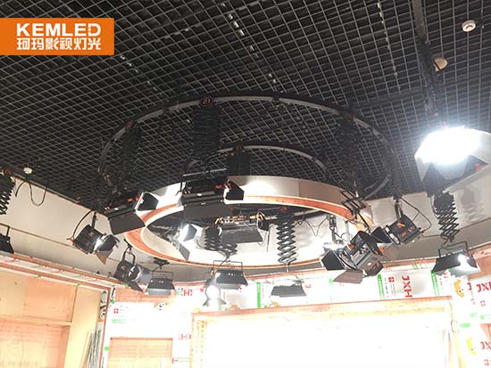 演播室灯光实景图2 演播室灯光实景图2