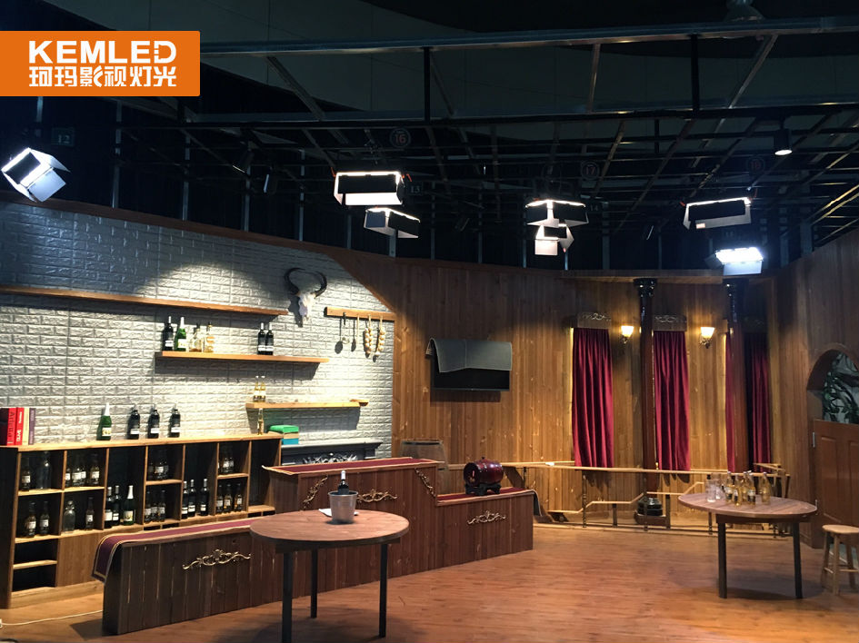 演播室灯光实景图1 演播室灯光实景图1