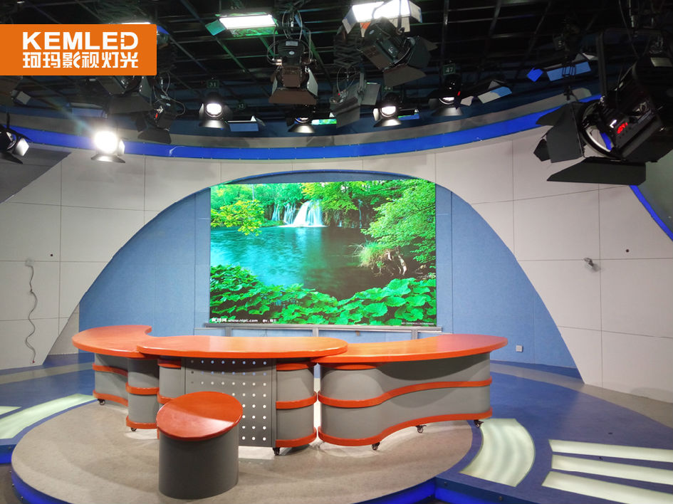 演播室灯光实景图2 演播室灯光实景图2