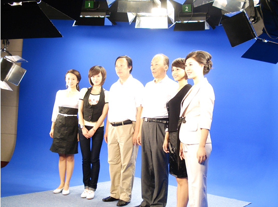 武汉市气象局虚拟蓝箱演播室示例图一