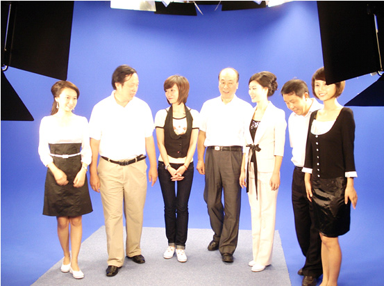 武汉市气象局虚拟蓝箱演播室示例图二