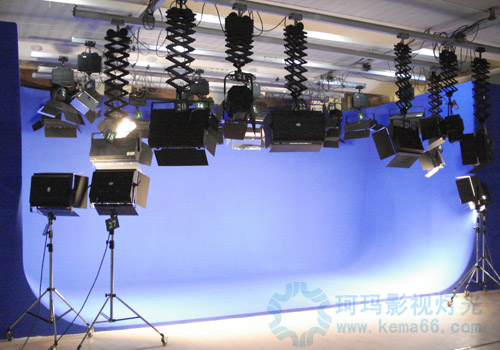 湖北武汉黄陂电视台40平米虚拟演播室灯光