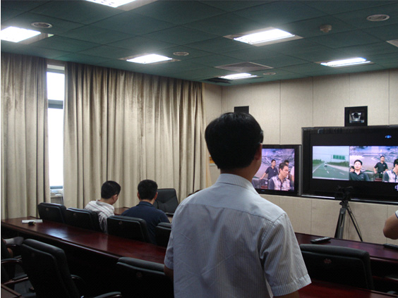 湖北省委60平米会议室可调光电动灯具