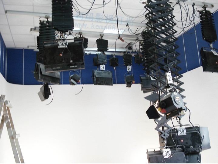 江苏常州武进虚拟新闻演播室灯光效果图一