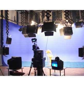 四川南充电视台56平米虚拟演播室灯光