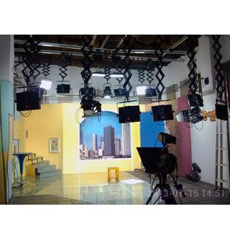 湖南长沙电视台经贸频道LED演播室灯光工程
