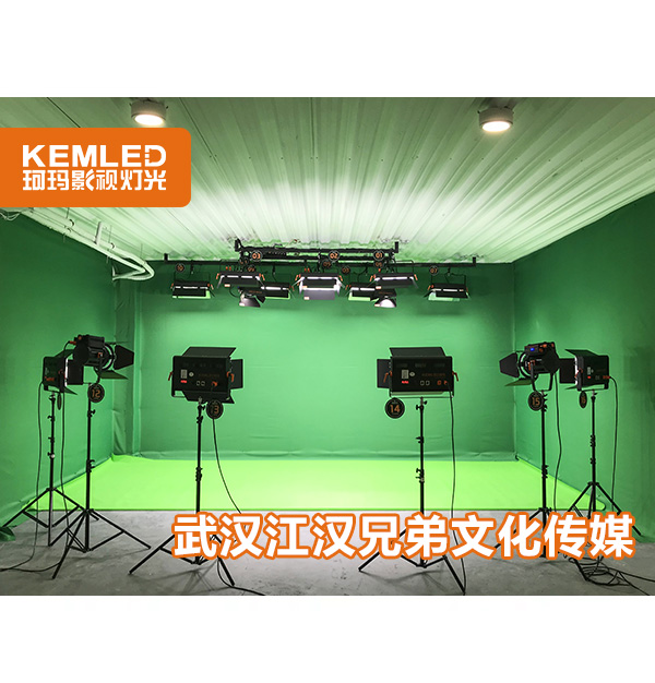 武汉江汉兄弟文化传媒72㎡虚拟演播室灯光项目
