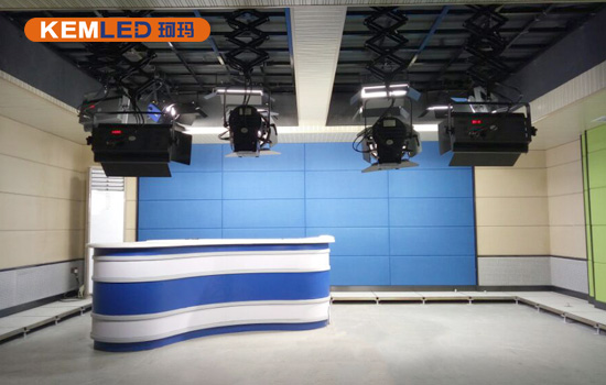陕西安康镇坪电视台演播室使用LED聚光灯CM-LED70W图